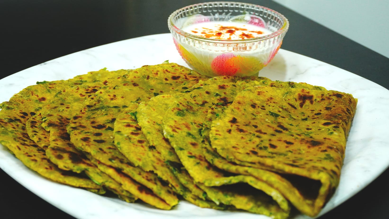 Prepare and feed delicious fenugreek parathas to your family in winter season.